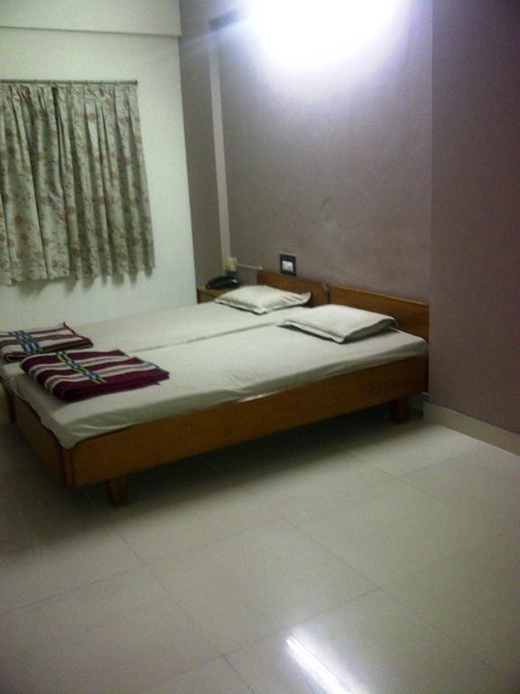 Hotel Abha International Bhuj Chambre photo